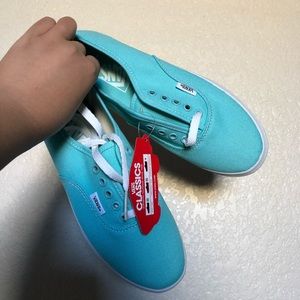NWT Aqua Splash / True White Classic Vans 💦